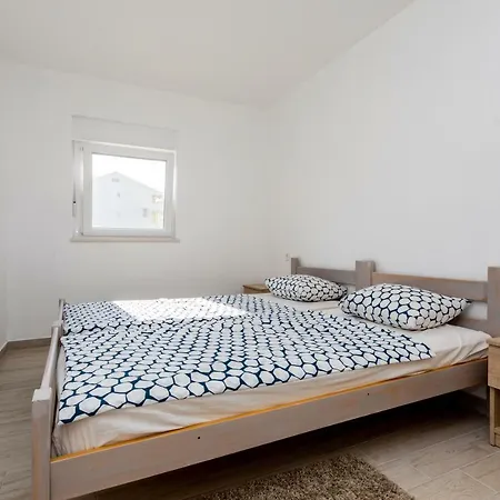 Ibis Apartman Čižići