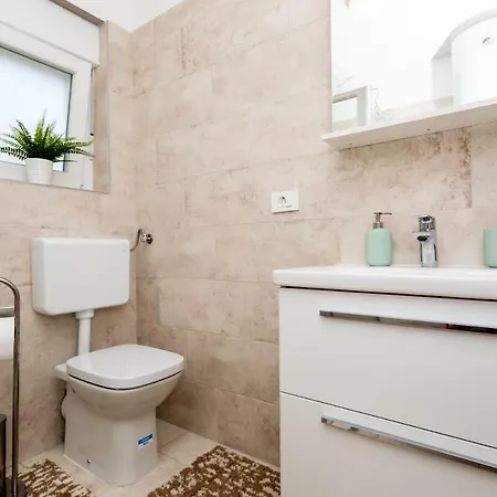 Ibis Apartman Čižići