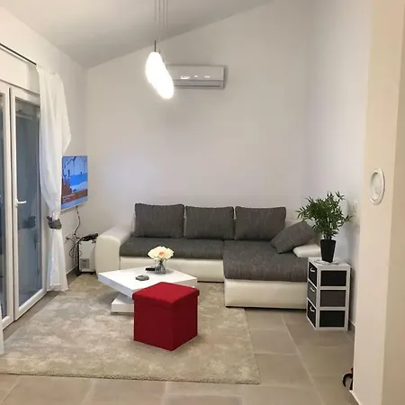 Ibis Apartment *